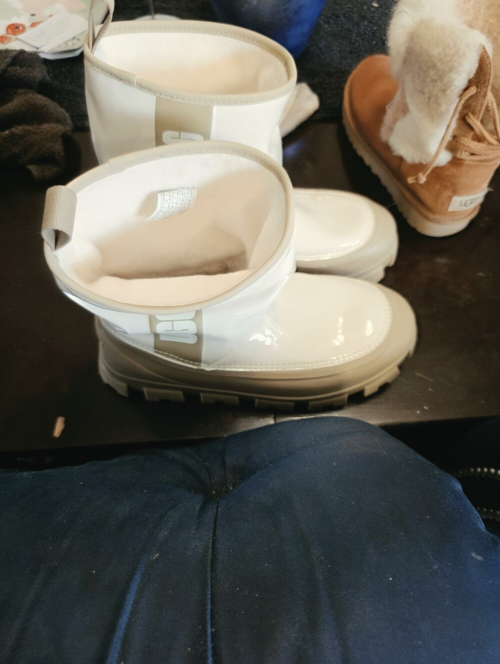 UGG Brellah Sz 9 WATERPROOF